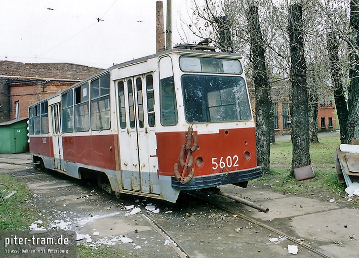 5602